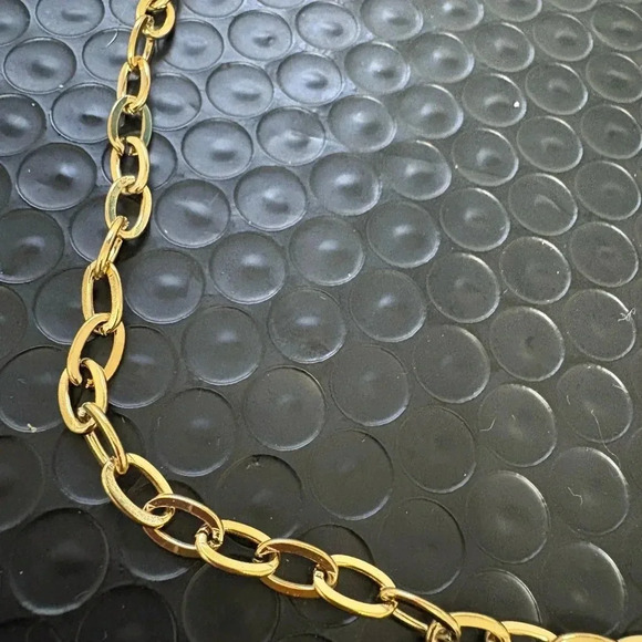 Elegant Gold Chain Necklace - Picture 3 of 6